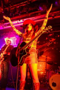 Boots On! Live-Foto 8 von einem Country-Rock-Konzert